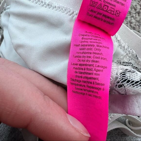 La Senza Gray & Black Lace Large no wire lightly lined - Picture 9 of 9